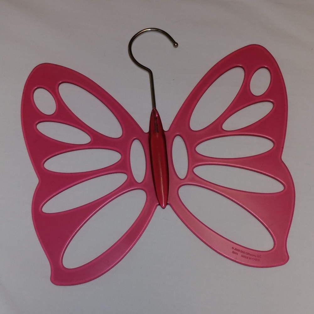 ❤NWOT- Pink Scarf/Tie Hanger - Butterfly Shape
